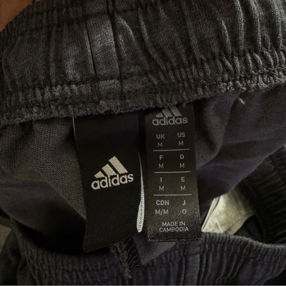 Adidas Women’s Essential Logo Jersey Plant - Picture 3 of 3